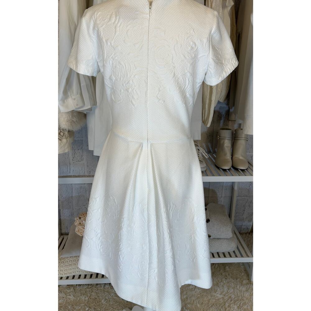 Just Taylor Women's Size 8 White Floral Fit & Flare Inverted Pleat Dress #0246 - Picture 2 of 14